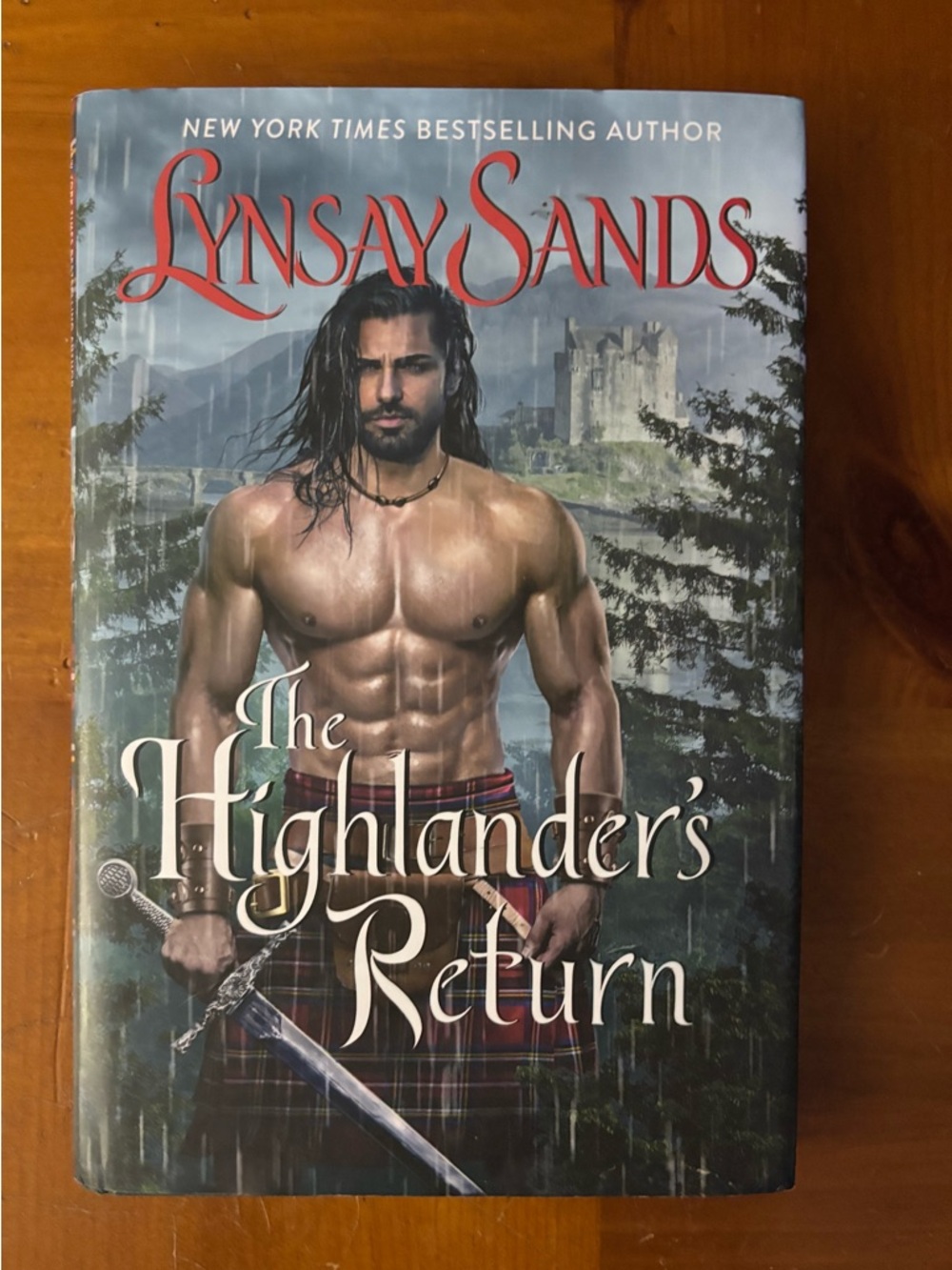 Lynsay Sands Hardcover Romance Novel with Highlander Cover